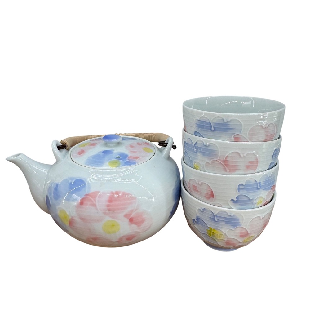 Japanese Arita Ware Tea Set Teapot with Bamboo Handle and 4 Matching Floral Cups